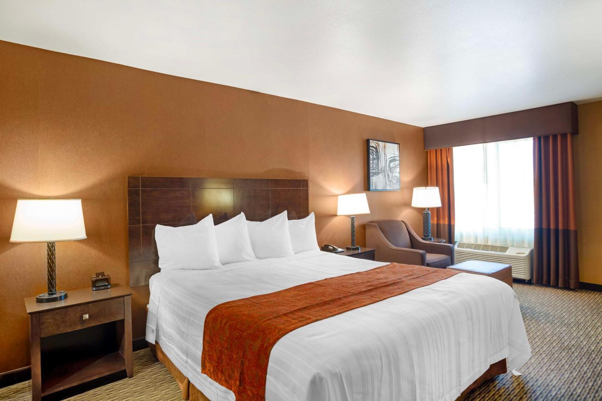 Best Western Exeter Inn & Suites Exterior photo