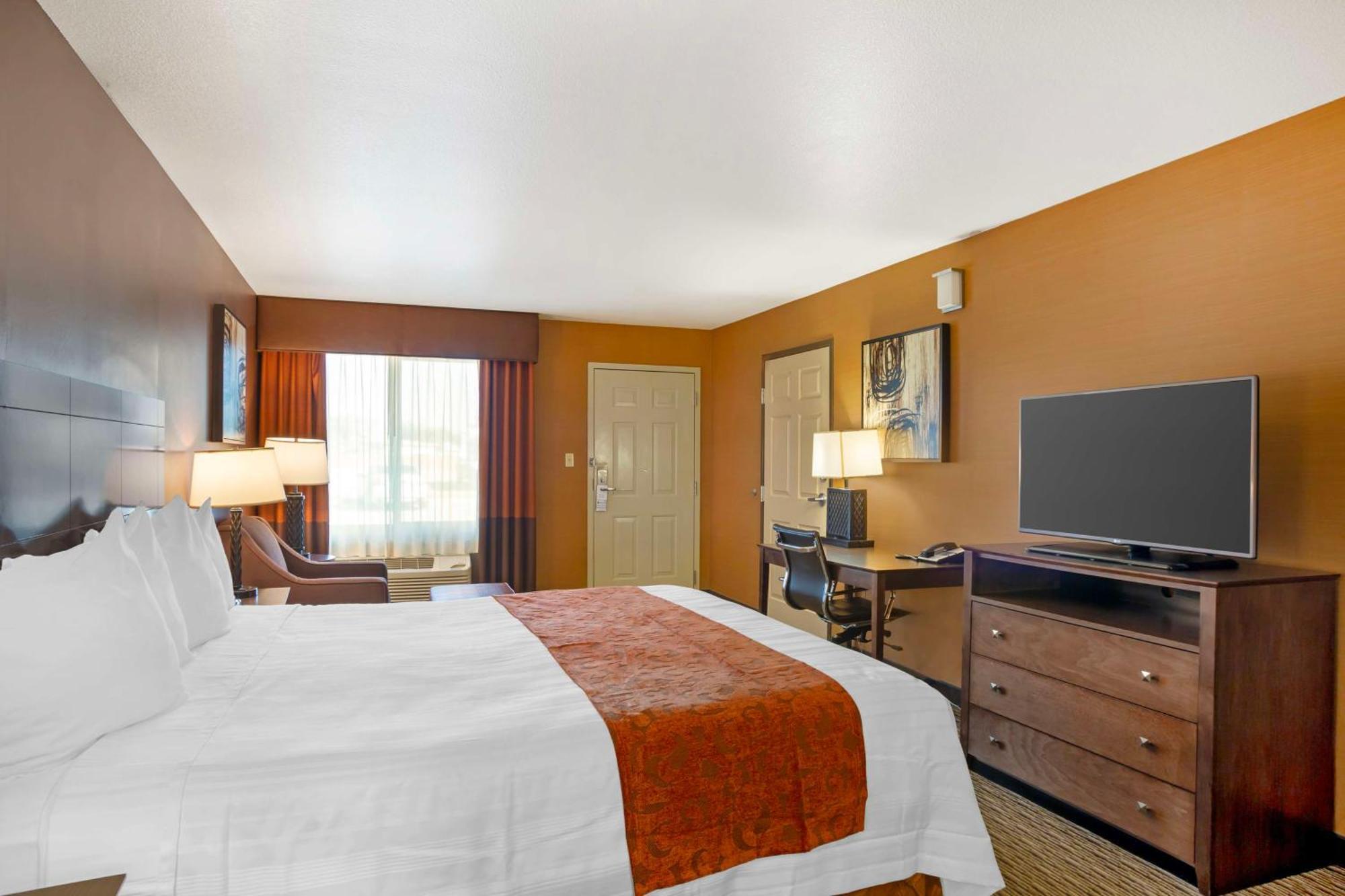 Best Western Exeter Inn & Suites Exterior photo