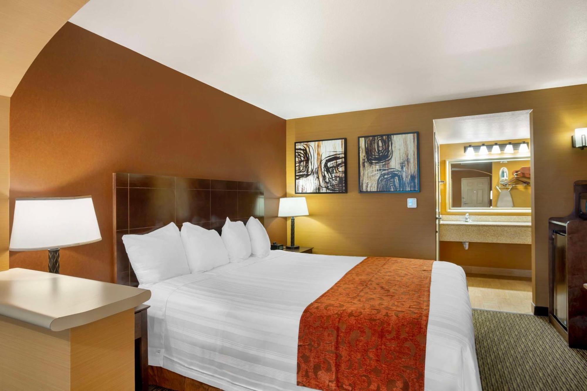 Best Western Exeter Inn & Suites Exterior photo