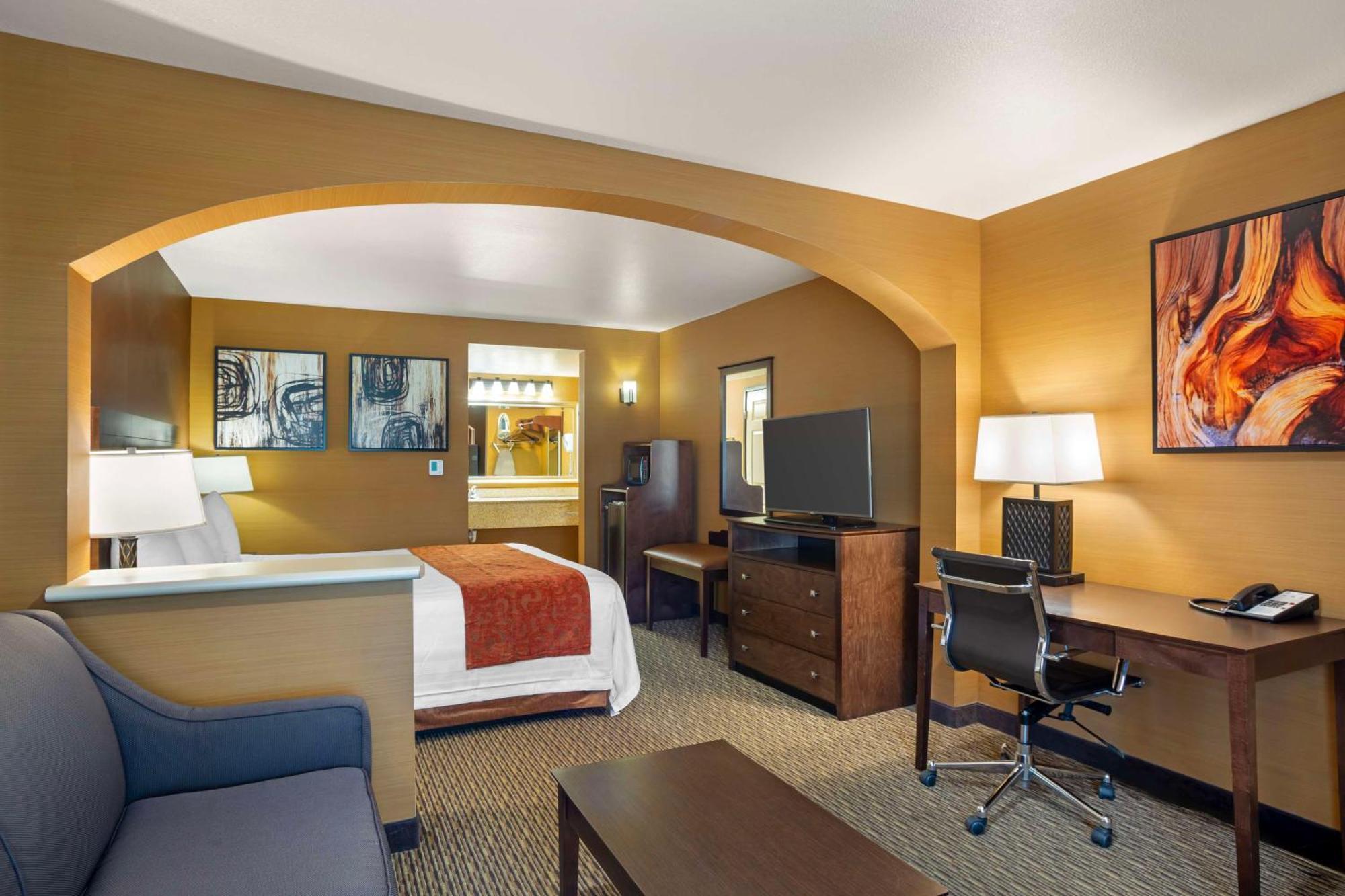 Best Western Exeter Inn & Suites Exterior photo