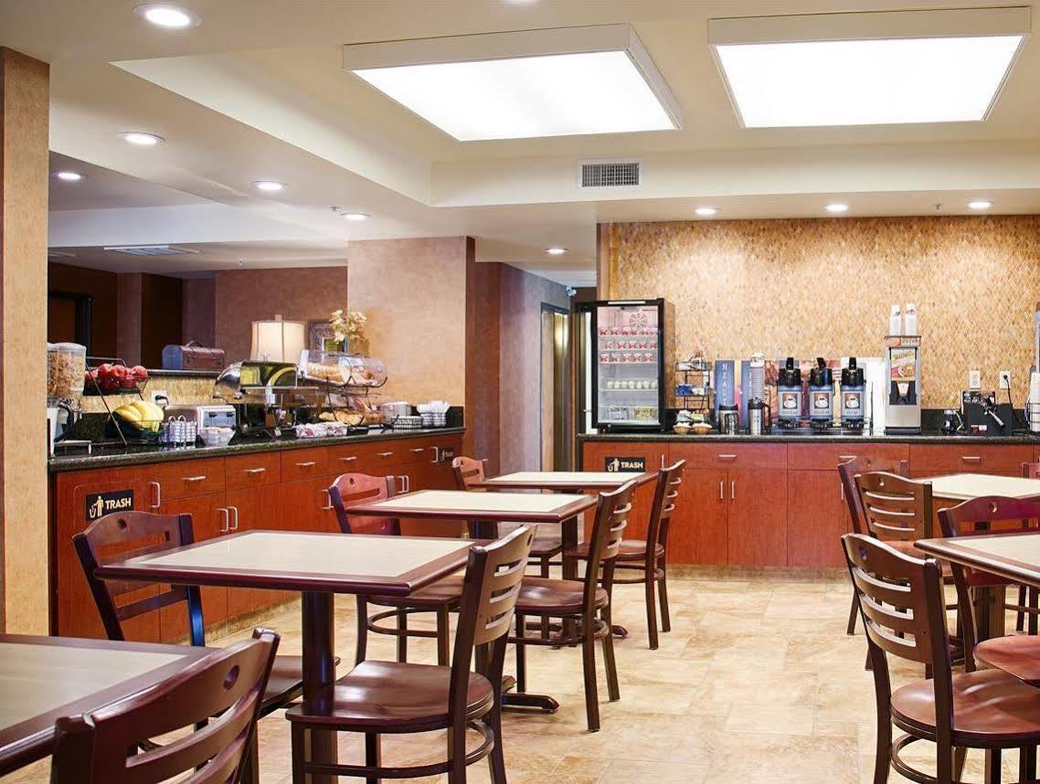Best Western Exeter Inn & Suites Exterior photo